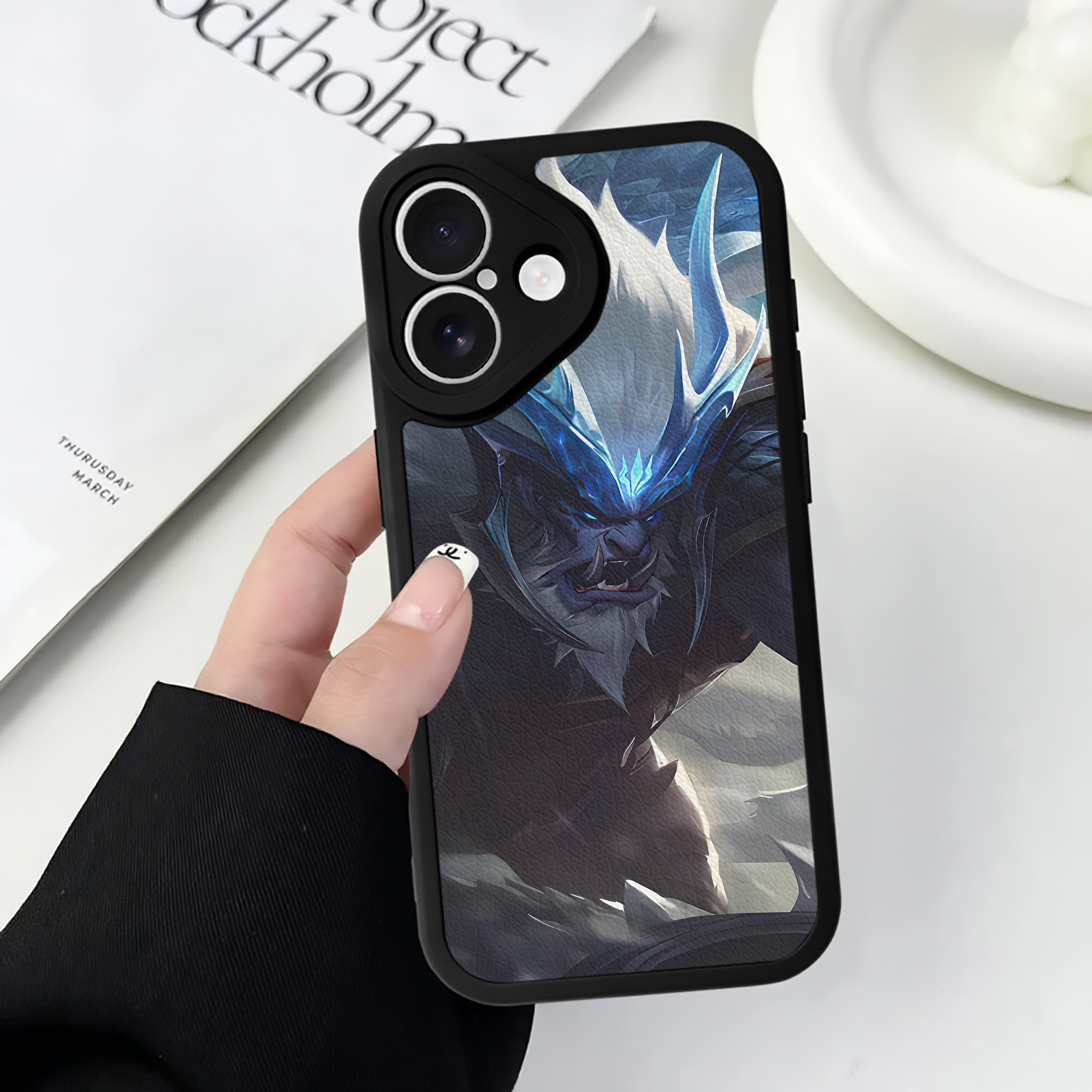 （画像用） リーグ・オブ・レジェンド League of Legends LOL 【iPhone 16シリーズ対応】シリコンスマホケース（レザー調） 材質：シリコン